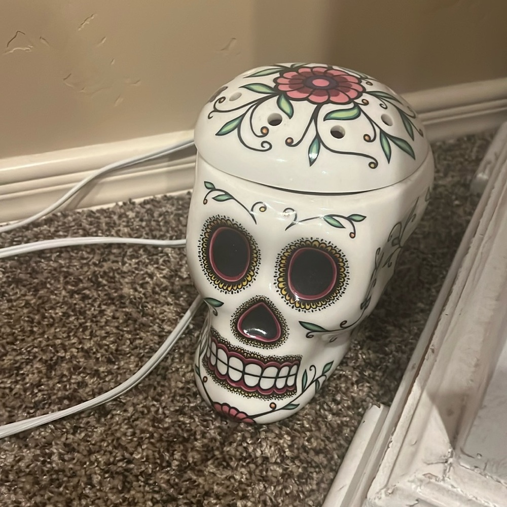 Sugar skull scentsey warmer